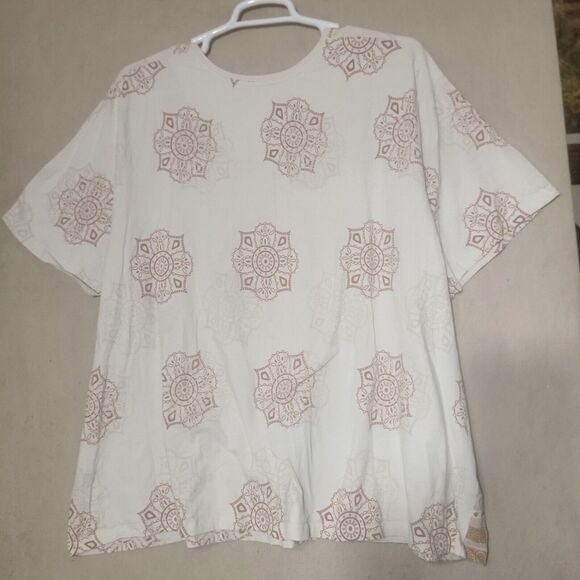 Liz & Me Shirt Womens Plus Size 4X Cream Mandala Flower Pattern Soft Casual Chic - Picture 8 of 8